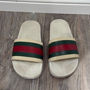 Gucci Pursuit 72 "White/Red/Green" slides